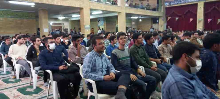 دیدار و سخنرانی مفسر قرآن و رییس ستاد اقامه نماز با دانشجویان دانشگاه فرهنگیان در پردیس شهید باهنر اصفهان 6