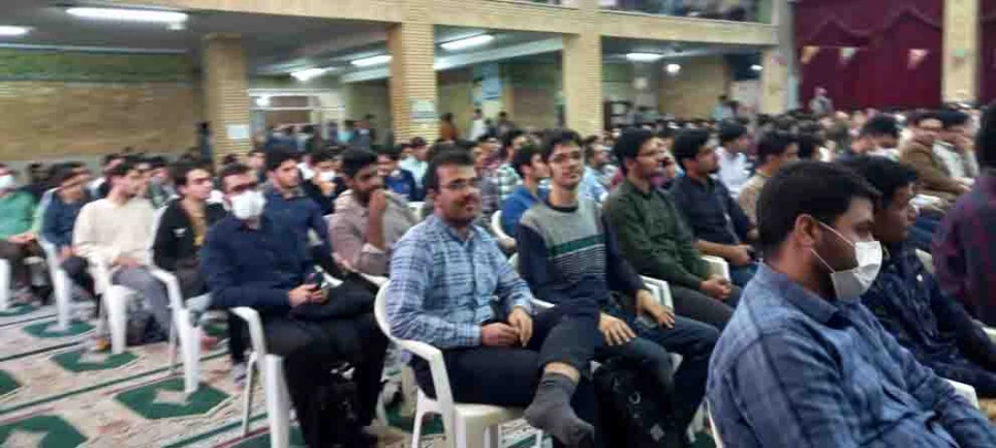 دیدار و سخنرانی مفسر قرآن و رییس ستاد اقامه نماز با دانشجویان دانشگاه فرهنگیان در پردیس شهید باهنر اصفهان 7