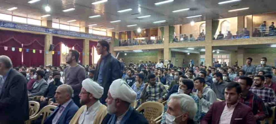 دیدار و سخنرانی مفسر قرآن و رییس ستاد اقامه نماز با دانشجویان دانشگاه فرهنگیان در پردیس شهید باهنر اصفهان 11