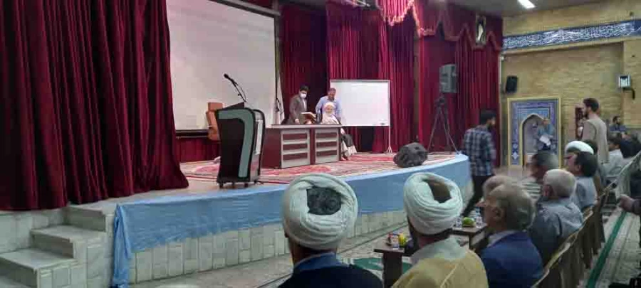 دیدار و سخنرانی مفسر قرآن و رییس ستاد اقامه نماز با دانشجویان دانشگاه فرهنگیان در پردیس شهید باهنر اصفهان 12