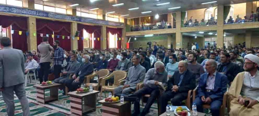 دیدار و سخنرانی مفسر قرآن و رییس ستاد اقامه نماز با دانشجویان دانشگاه فرهنگیان در پردیس شهید باهنر اصفهان 13