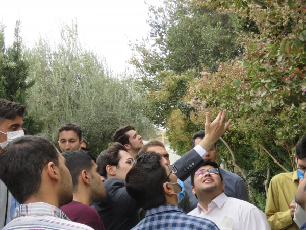 بازدید و گردش علمی  استاد فرح نسب از پارک ها و حیات وحش اصفهان 2