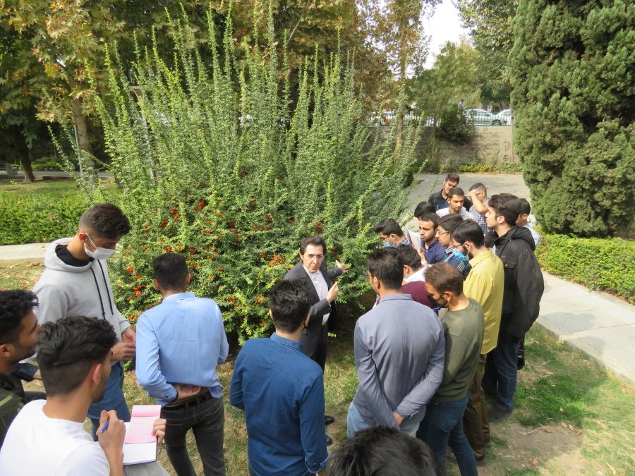 بازدید و گردش علمی  استاد فرح نسب از پارک ها و حیات وحش اصفهان 6