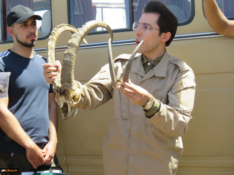 بازدید میدانی بوم شناسی و فلوریستیک گیاهان، "درس اکولوژی"، دانشجویان گروه آموزش زیست شناسی 98 به همراه استاد درس، جناب آقای دکتر فرح نسب 5