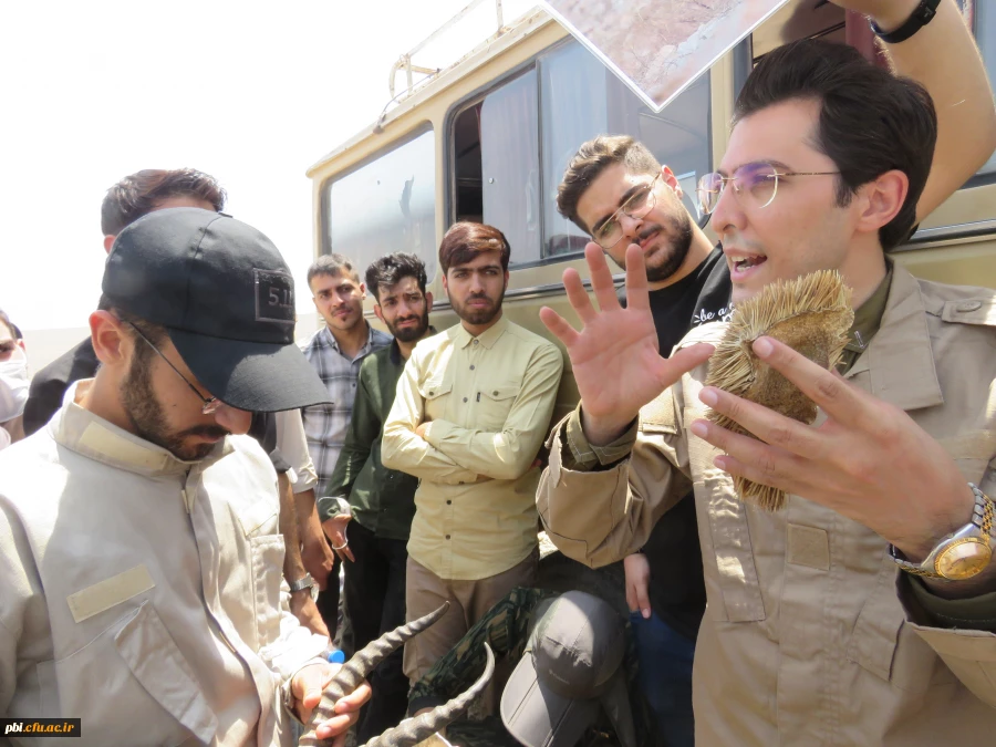 بازدید میدانی بوم شناسی و فلوریستیک گیاهان، "درس اکولوژی"، دانشجویان گروه آموزش زیست شناسی 98 به همراه استاد درس، جناب آقای دکتر فرح نسب 25