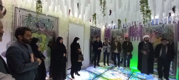 بازدید مدیریت پردیس های دانشگاه فرهنگیان اصفهان و اساتید و کارشناسان رهنگی از نمایشگاه چراغ راهنما شهر اصفهان 4