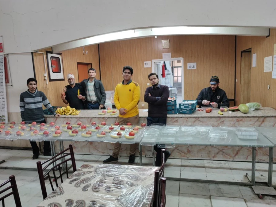 توزیع بسته های یلدایی بین دانشجویان پردیس شهید باهنر  6