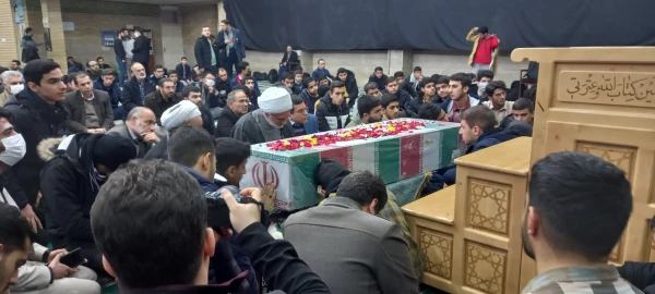   آئین تشییع و استقبال از شهید گمنام دوران دفاع مقدس در پردیس شهید باهنر اصفهان 3