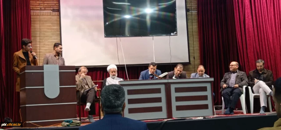 جلسه پرسش و پاسخ صمیمانه مدیریت ، معاونان ، کارشناس مسئولان و سرپرستان پردیس شهید باهنر اصفهان با دانشجویان 2