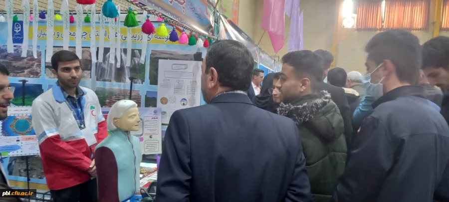 برگزاری نمایشگاه توانمندی های تشکل ها و انجمن های دانشجویی در پردیس ها شهید باهنر اصفهان 32