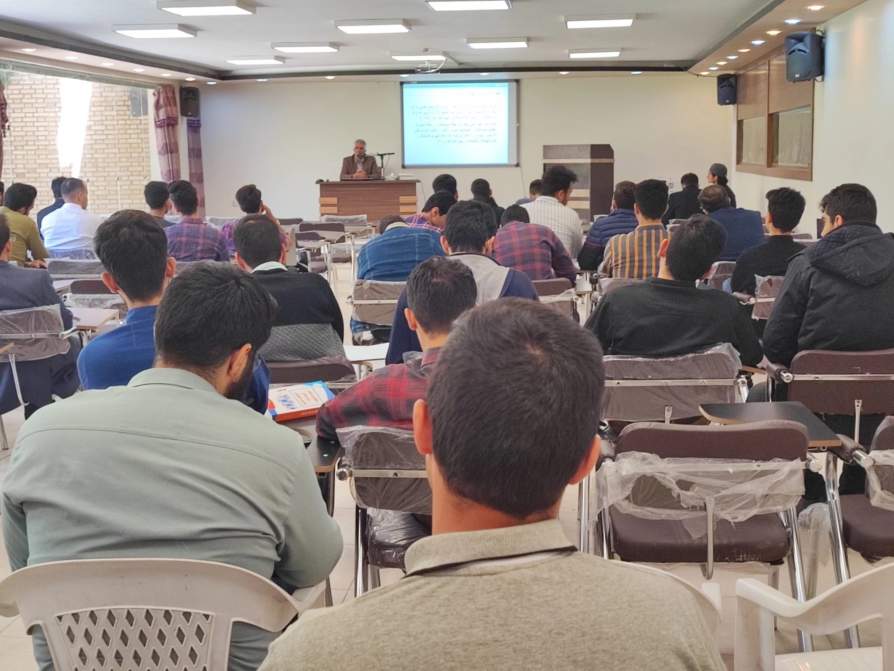 برگزاری اولین جلسه کارگاه نهج البلاغه پژوهی 4