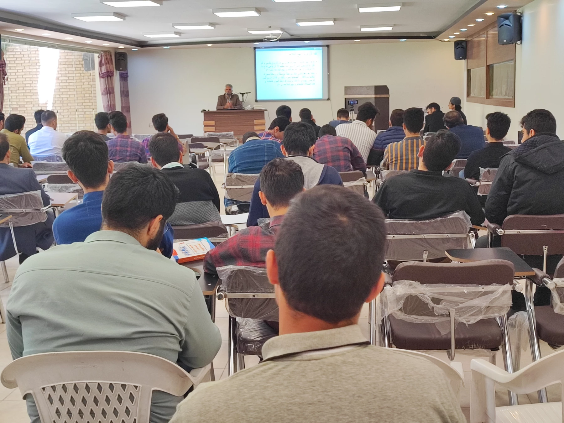 برگزاری اولین جلسه کارگاه نهج البلاغه پژوهی 5