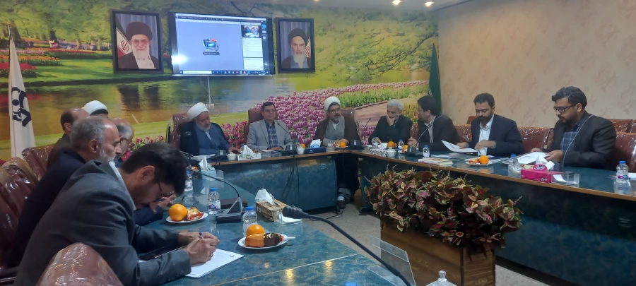 برگزاری جلسه ستاد اقامه نماز با حضور ریاست ، معاونین  و ریاست محترم ستاد اقامه نماز اصفهان  در پردیس شهید باهنر 
 3