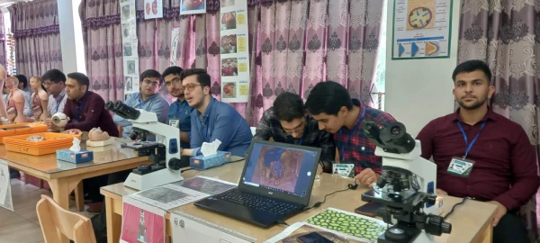 برگزاری نمایشگاه و کارگاه روز جهانی تنوع زیستی در پردیس شهید باهنر اصفهان 102