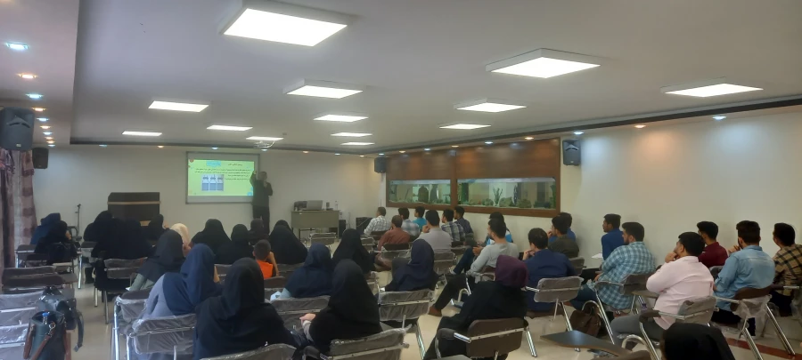 برگزاری کارگاه آموزشی کاوشگری در آموزش علوم با حضور  استاد حمید نقی زاده سرگروه محترم آموزش علوم تجربی متوسطه و استاد نمونه کشوری 8