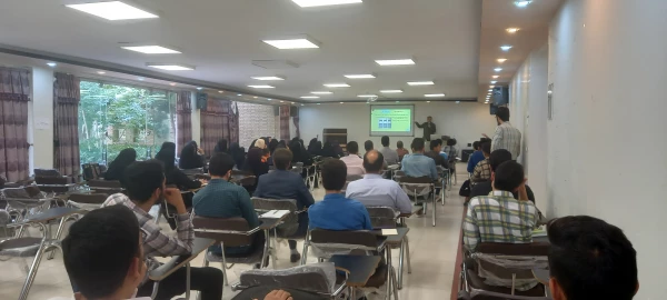 برگزاری کارگاه آموزشی کاوشگری در آموزش علوم با حضور  استاد حمید نقی زاده سرگروه محترم آموزش علوم تجربی متوسطه و استاد نمونه کشوری 10