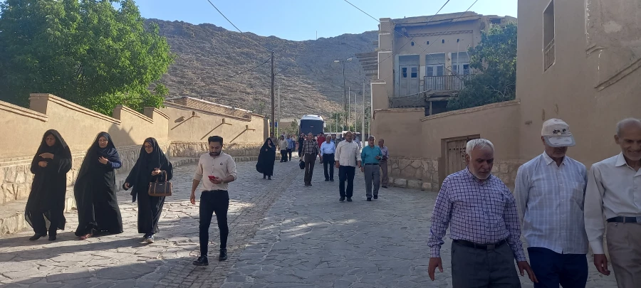 برگزاری اردوی یک روزه بازنشستگان و کارکنان پردیس ها و مراکز استان اصفهان 9