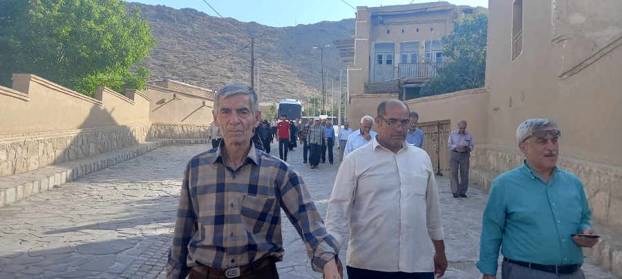 برگزاری اردوی یک روزه بازنشستگان و کارکنان پردیس ها و مراکز استان اصفهان 11