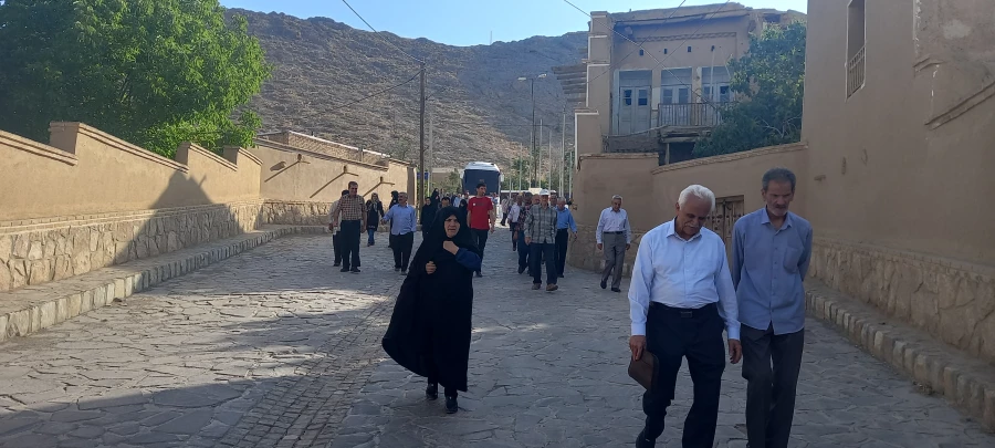 برگزاری اردوی یک روزه بازنشستگان و کارکنان پردیس ها و مراکز استان اصفهان 12