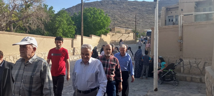 برگزاری اردوی یک روزه بازنشستگان و کارکنان پردیس ها و مراکز استان اصفهان 16