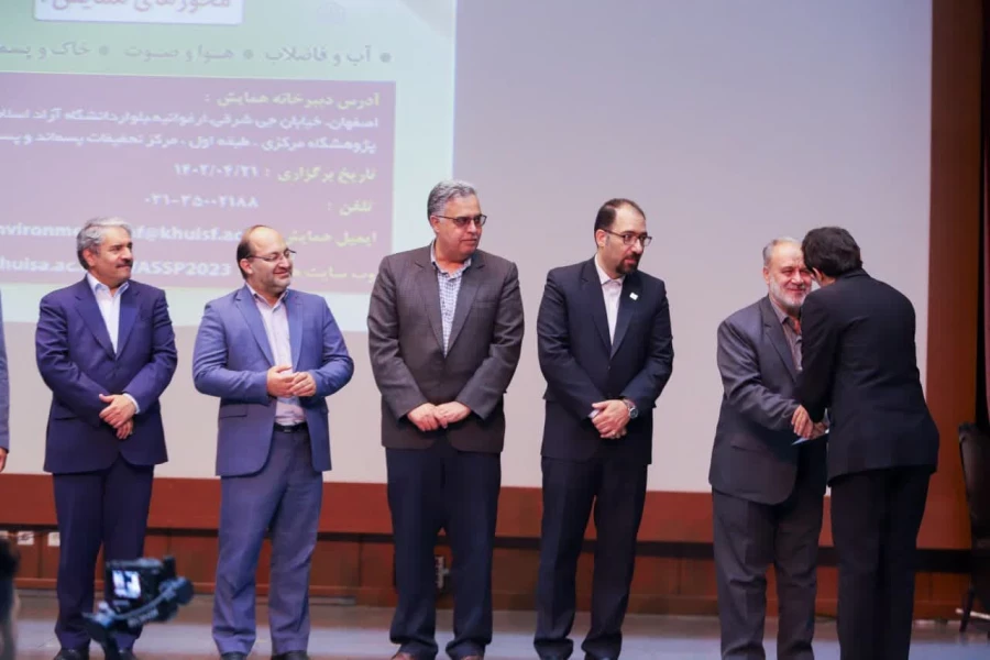 کسب مقام اوّل کشوری در مسابقه ملّی پایان نامه سه دقیقه ای برای زاینده رود توسط دکتر فرح نسب استاد دانشگاه فرهنگیان اصفهان 2