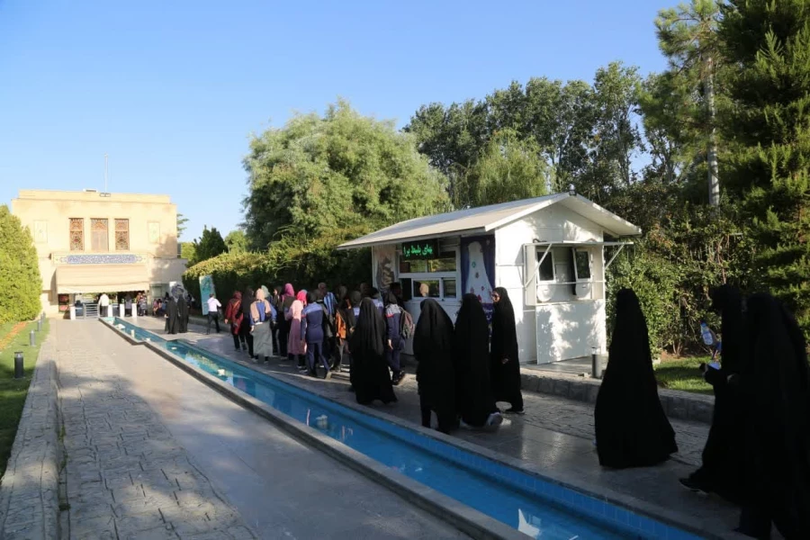 نشاط و شادابی در بیان دانشجو معلمان شرکت کننده 24 امین المپیاد فرهنگی ورزشی از مراکز دیدنی شهر اصفهان 3