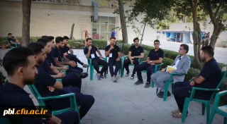 گفت و گوی صمیمی دکتر شفابخش،  با یکی از کاروان های ورزشی پیرامون هدف از برگزاری این المپیاد 