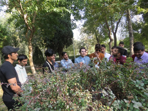 بازدید میدانی بوم شناسی و فلوریستیک گیاهان، "درس اکولوژی" دانشجویان گروه آموزش زیست شناسی 99 5