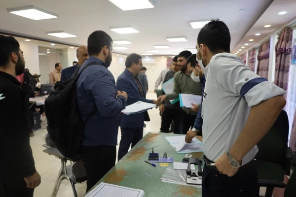 بازدید ریاست محترم دانشگاه فرهنگیان استان اصفهان از روند ثبت نام دانشجو های جدید الورود پریس شهید باهنر اصفهان 
 3