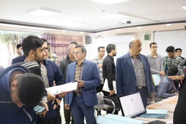 بازدید ریاست محترم دانشگاه فرهنگیان استان اصفهان از روند ثبت نام دانشجو های جدید الورود پریس شهید باهنر اصفهان 
 5