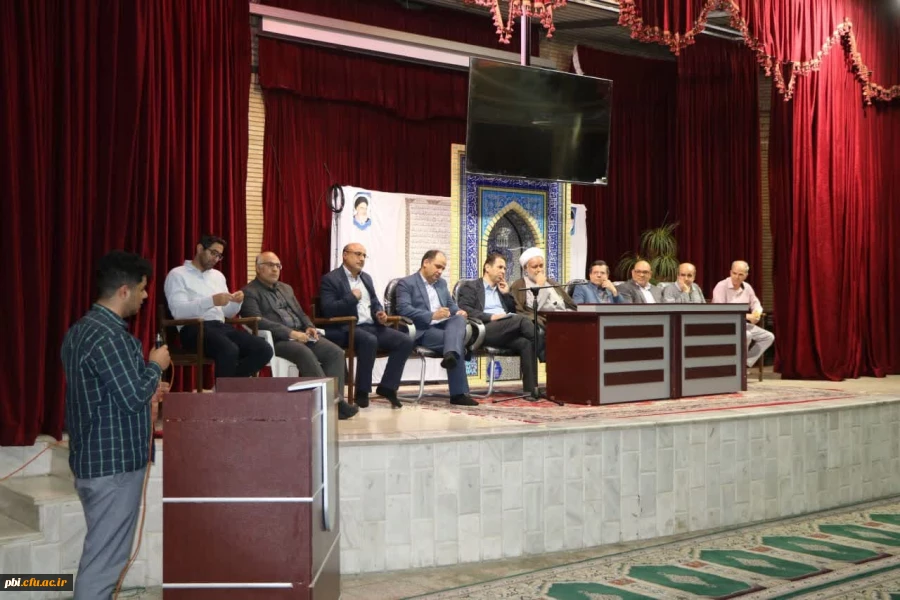  جلسه پرسش و پاسخ با حضور رئیس و مسئولین دانشگاه فرهنگیان استان اصفهان به همت بسیج دانشجویی دانشگاه فرهنگیان شهید باهنر اصفهان 4