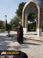 قرائت زیارت نامه شهدا توسط دانش آموزان دبستان دخترانه فطرت 5