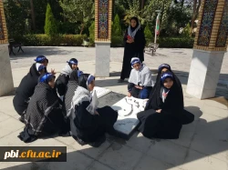 قرائت زیارت نامه شهدا توسط دانش آموزان دبستان دخترانه فطرت 6