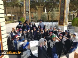 قرائت زیارت نامه شهدا توسط دانش آموزان دبستان دخترانه فطرت 7