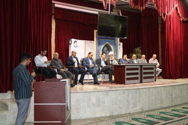  جلسه پرسش و پاسخ با حضور رئیس و مسئولین دانشگاه فرهنگیان استان اصفهان به همت بسیج دانشجویی دانشگاه فرهنگیان شهید باهنر اصفهان 4