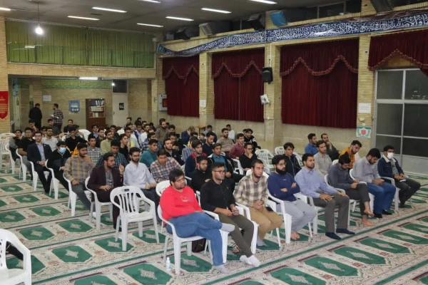  جلسه پرسش و پاسخ با حضور رئیس و مسئولین دانشگاه فرهنگیان استان اصفهان به همت بسیج دانشجویی دانشگاه فرهنگیان شهید باهنر اصفهان 8