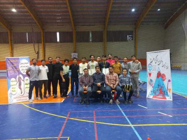 برگزاری مسابقات طناب زنی در پردیس شهید باهنر اصفهان 3