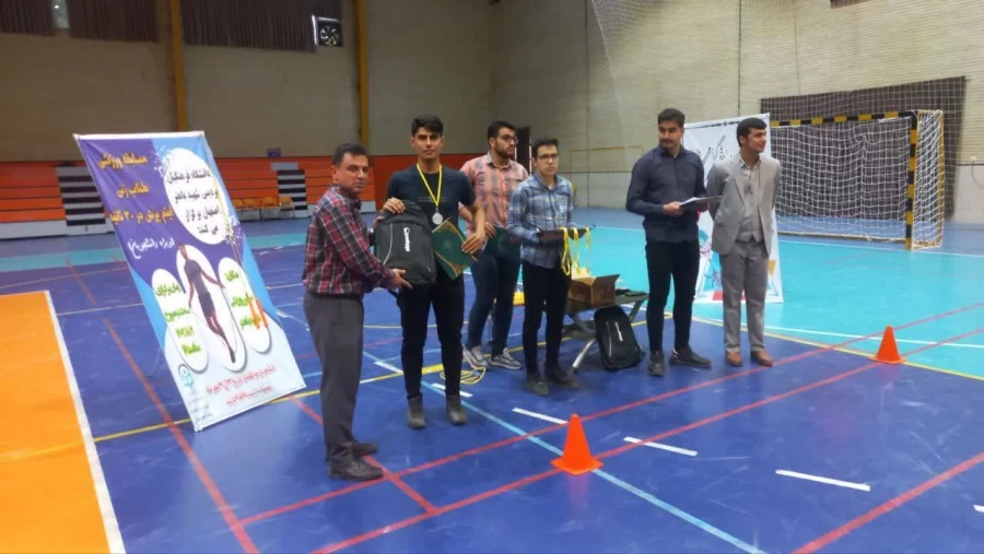 برگزاری مسابقات طناب زنی در پردیس شهید باهنر اصفهان 5