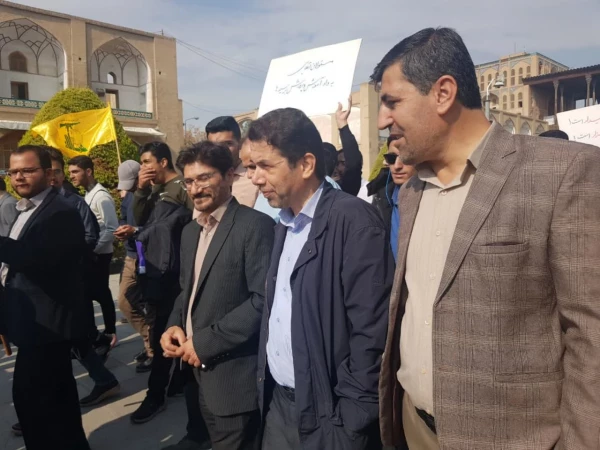 شرکت دانشجو معلمان پردیس شهید باهنر در راه پیمایی 13 آبان 9