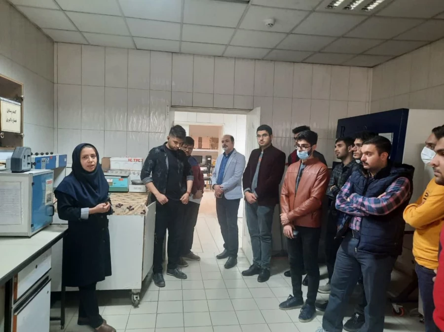 بازدید علمی از مجتمع آزمایشگاه های تخصصی آموزشی و پژوهشی دانشکده علوم و فناوری های زیستی دانشگاه اصفهان 2