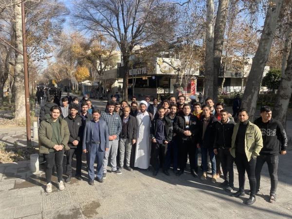 حضور دانشجو معلمان پردیس شهید باهنر در همایش 9 دی ماه 2