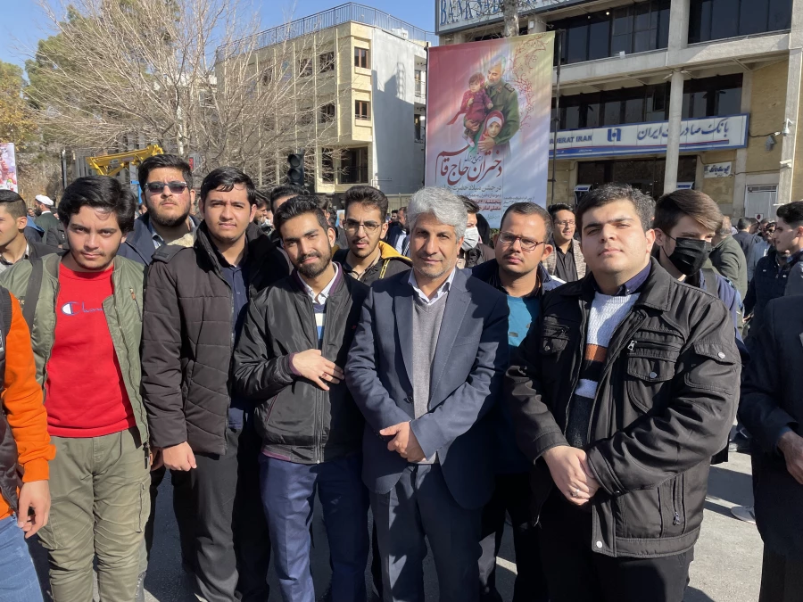 حضور دانشجو معلمان پردیس شهید باهنر در همایش 9 دی ماه 4