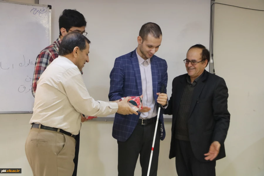 همایش روز جهانی نابینایان و آشنایی با حقوق معلولین در مدارس 4