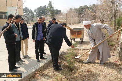 به مناسبت 15 اسفند ماه  ور روز درختکاری در پردیس شهید باهنر برگزار گردید

کاشت چندین اصله نهال توسط مسئولین  پردیس شهید باهنر اصفهان 
