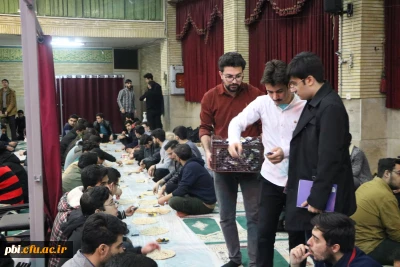 در پردیس شهید باهنر اصفهان برگزار گردید:

برگزاری مراسم ضیافت افطاری به همراه قرائت قرآن و سخنرانی 