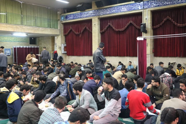 برگزاری مراسم ضیافت افطاری به همراه قرائت قرآن و سخنرانی  3