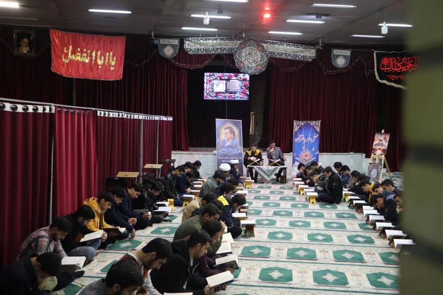 برگزاری مراسم ضیافت افطاری به همراه قرائت قرآن و سخنرانی  4