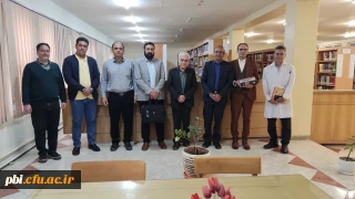 در پردیس شهید باهنر اصفهان برگزار گردید:

اهداء 150 جلد از کتابهای کتابخانه شخصی مرحوم دکتر سید احمد قاضی  عسکر از اساتید دانشگاه اصفهان به کتابخانه  پردیس شهید باهنر