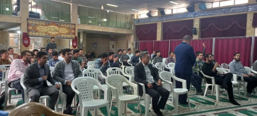 برگزاری نشست به وقت مطالبه با حضور مهدی طغیانی نماینده اصفهان در مجلس شورای اسلامی 4