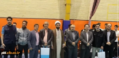 حضور حمیدرضا کاشفی سرپرست دانشگاه فرهنگیان استان اصفهان همراه با تیم مدیریتی پردیس  در مراسم اختتامیه مسابقات در اختتامیه لیگ فوتسال دانشجویی دانشگاه فرهنگیان استان اصفهان 